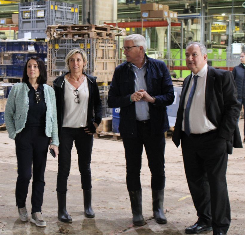 el-ministro-de-industria-visita-nuestras-instalaciones-para-estudiar-la-recuperacion-tras-la-dana